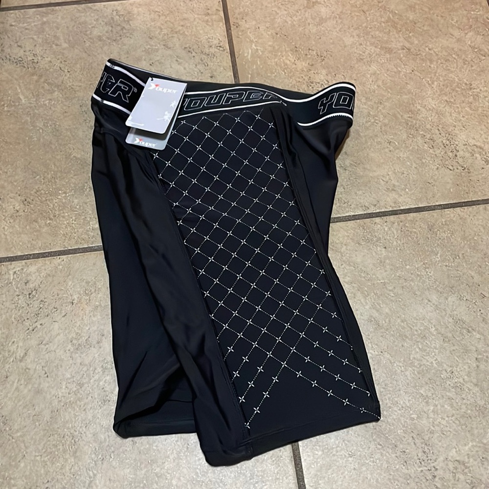 Youper women’s sliding shorts NWT sz. Small